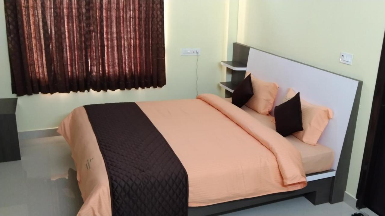 Giri Nandhana Residency เยลาคีรี ภายนอก รูปภาพ